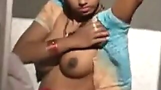 Third World Chick Washing Her Body Outside indian amateur hidden cams